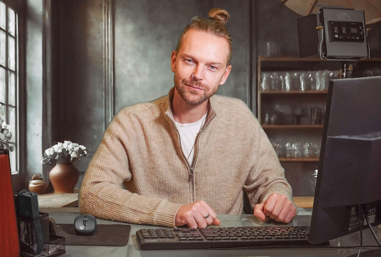 Renesance lidskosti: Proč v digitálním věku vyhrávají firmy s „tváří“